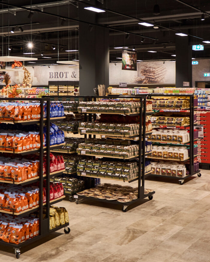 Weinprinzessinnen im Ortenauer Weinkeller